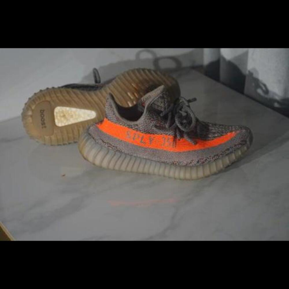 Yeezy - Picture 4 of 10